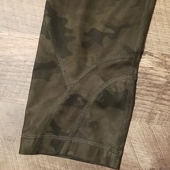 Lululemon capri leggings - Picture 2 of 6